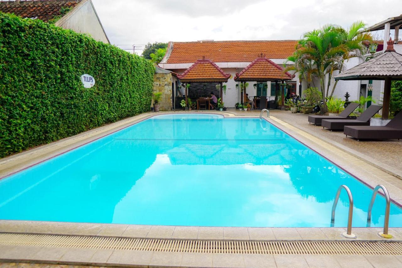 Hotel Tulips Yogyakarta Ngoại thất bức ảnh
