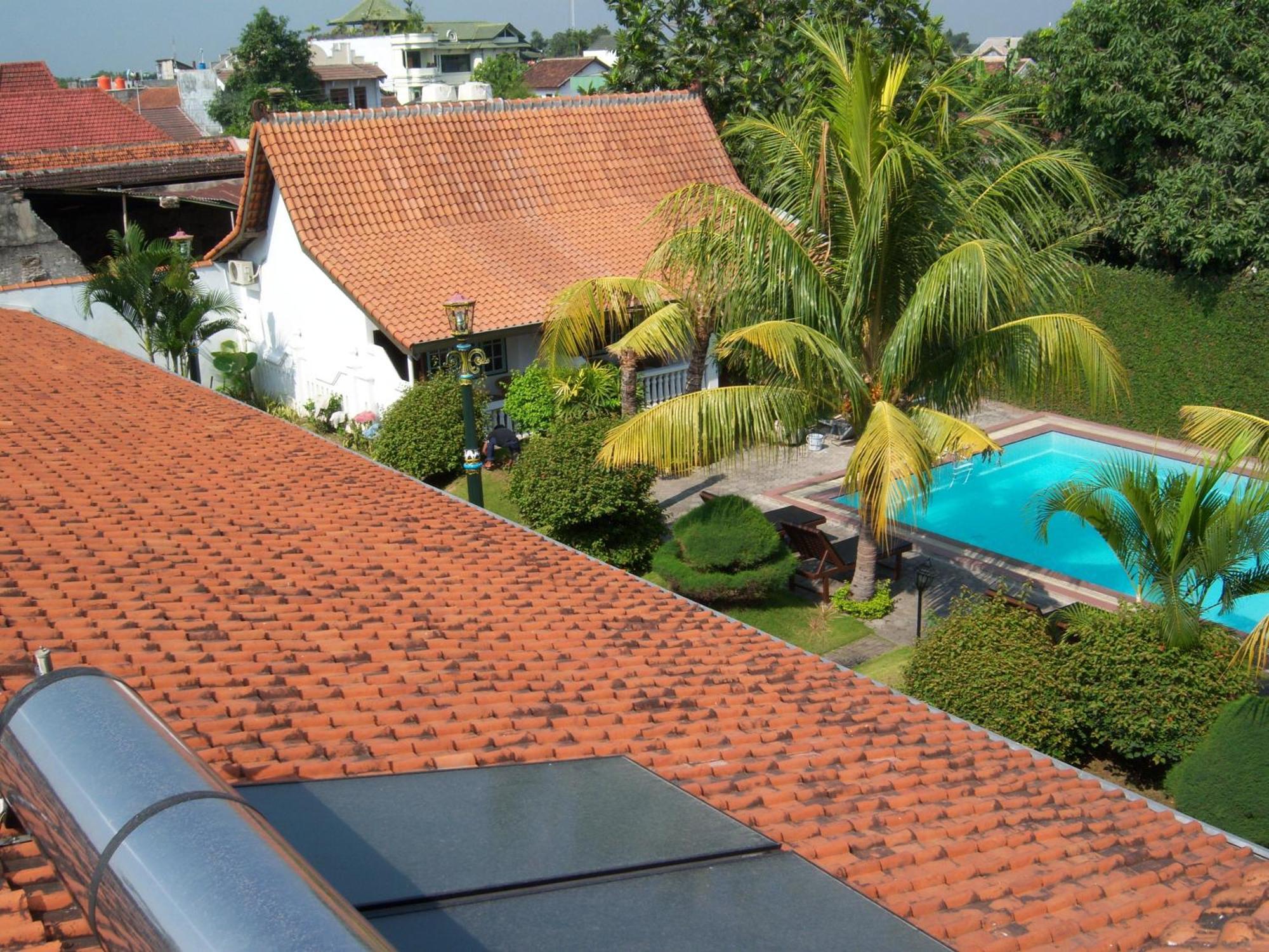 Hotel Tulips Yogyakarta Ngoại thất bức ảnh