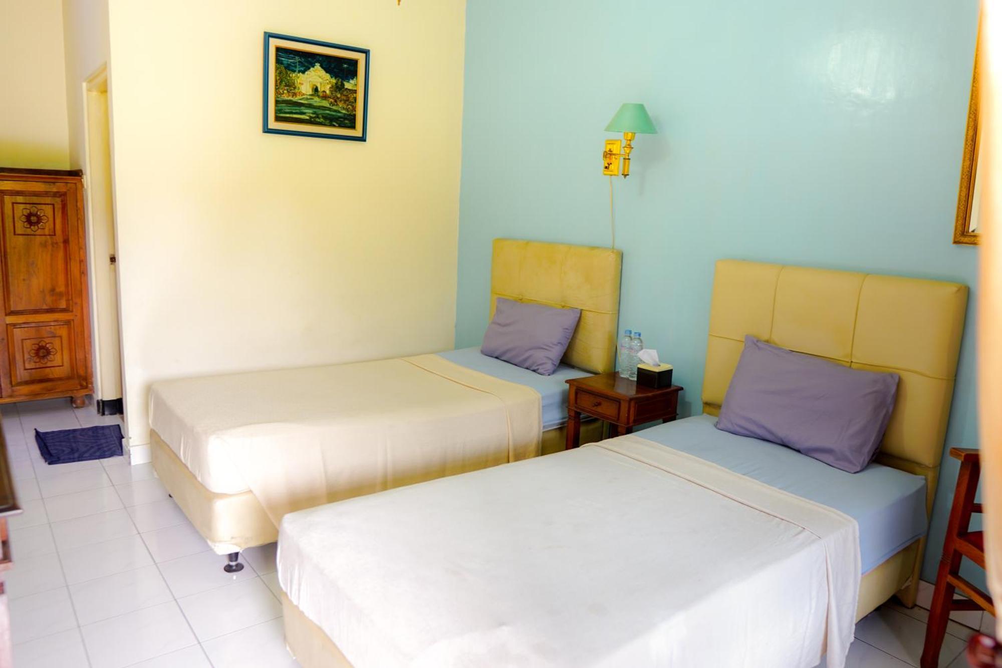 Hotel Tulips Yogyakarta Ngoại thất bức ảnh