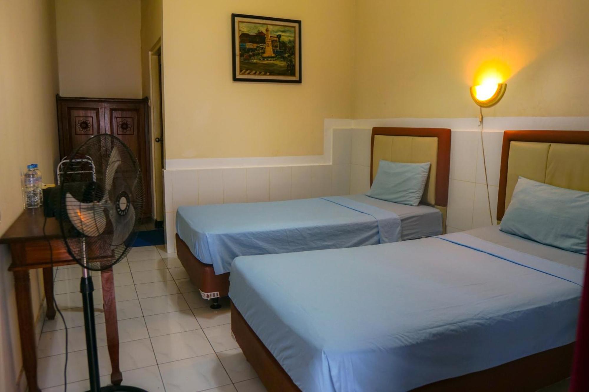 Hotel Tulips Yogyakarta Ngoại thất bức ảnh