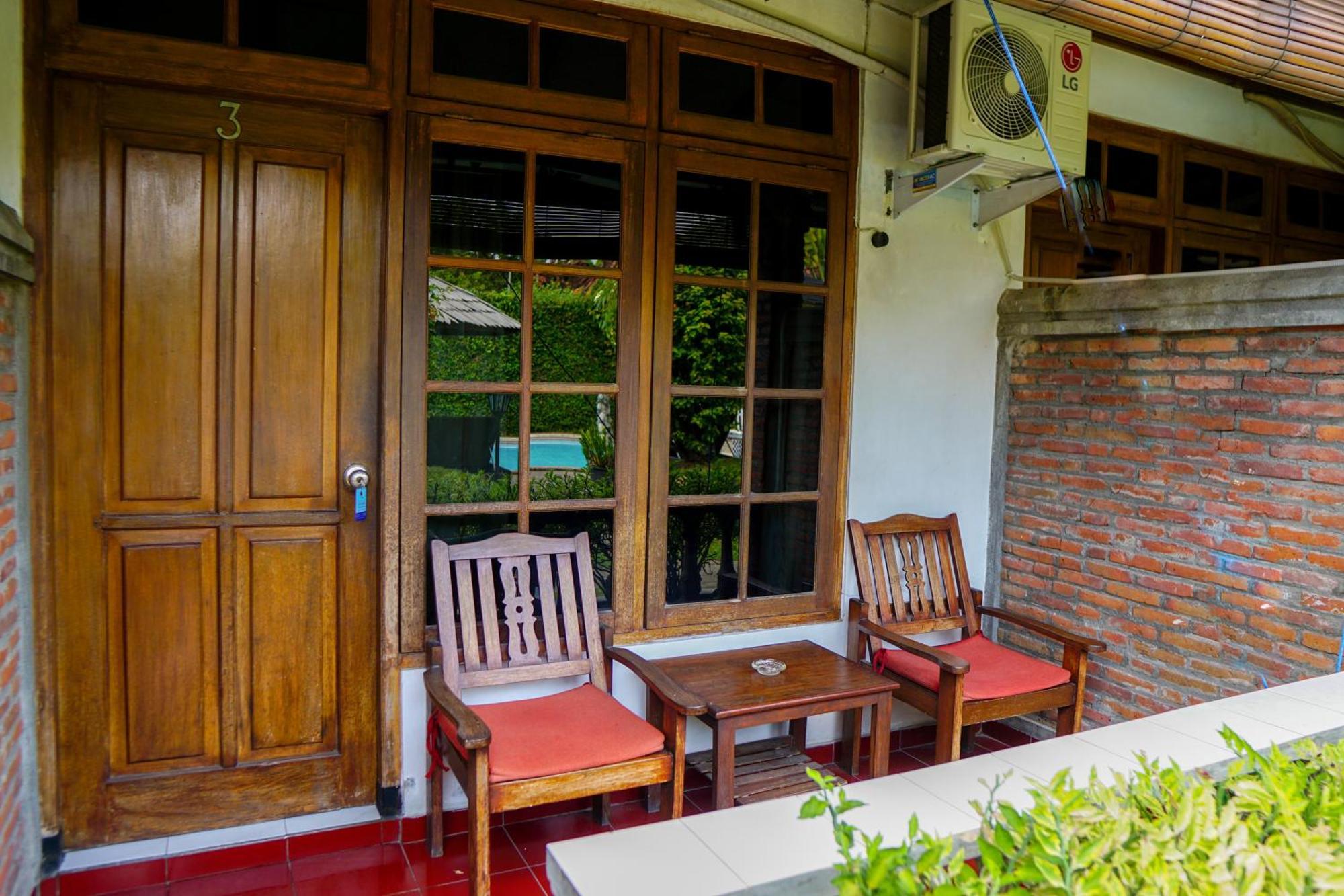 Hotel Tulips Yogyakarta Ngoại thất bức ảnh